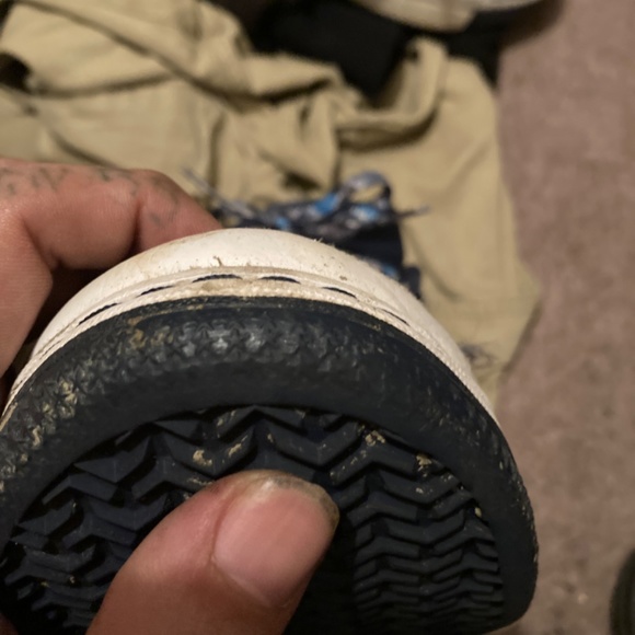 Shoes - Picture 2 of 5